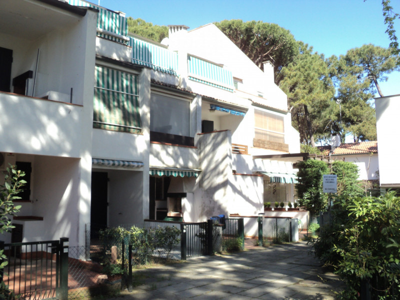 Immagine 2 di Villetta a schiera in vendita  in VIALE GIORDANO 9 a Comacchio