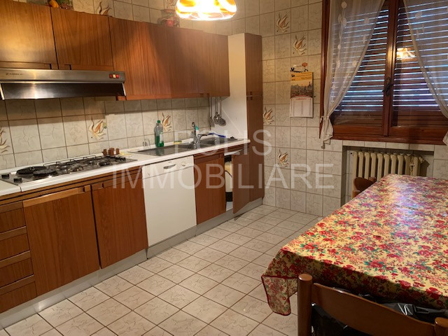 Immagine 2 di Casa indipendente in vendita  in VIA G. LEOPARDI a Carpi