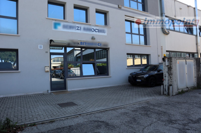 Immagine 2 di Capannone industriale in vendita  in Via B. Cellini, 33 a Bassano Del Grappa