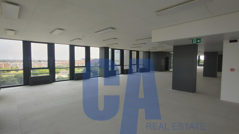 Immagine 10 di Ufficio in affitto  in VIA KULISCIOFF ANNA a Milano