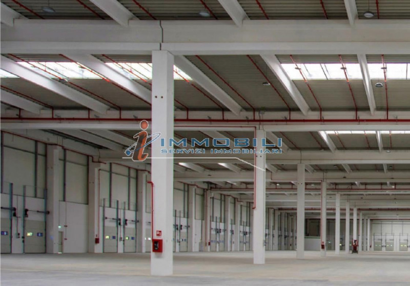 Immagine 7 di Capannone industriale in affitto  in VIA PINDEMONTE a Piacenza