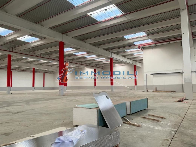 Immagine 14 di Capannone industriale in affitto  in VIA PINDEMONTE a Piacenza