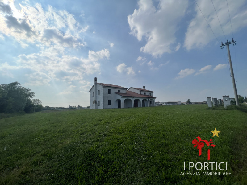 Immagine 2 di Casa bifamiliare in vendita  in via Tito Speri a Scorzè