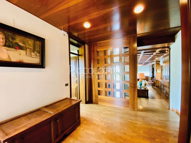 Immagine 22 di Villa in vendita  in via Mangesa a Conegliano