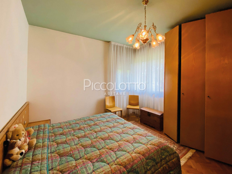 Immagine 23 di Villa in vendita  in via Mangesa a Conegliano