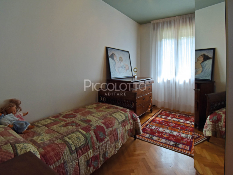 Immagine 25 di Villa in vendita  in via Mangesa a Conegliano