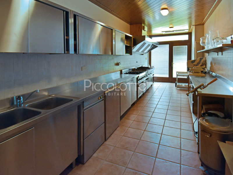 Immagine 30 di Villa in vendita  in via Mangesa a Conegliano