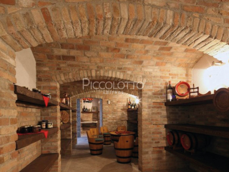 Immagine 34 di Villa in vendita  in via Mangesa a Conegliano