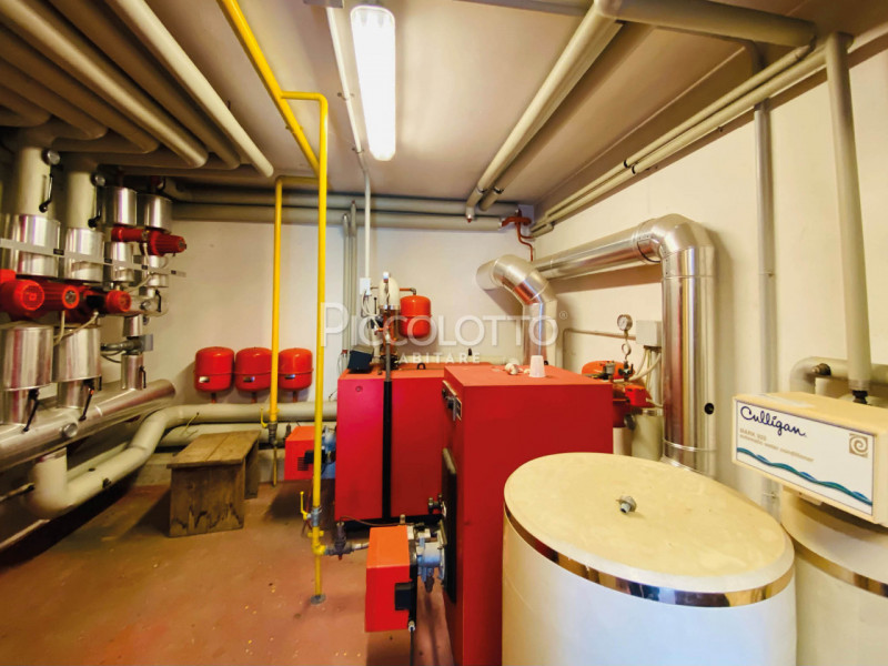 Immagine 36 di Villa in vendita  in via Mangesa a Conegliano