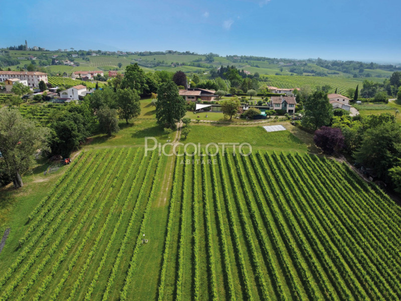 Immagine 44 di Villa in vendita  in via Mangesa a Conegliano