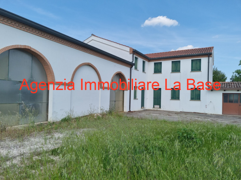 Immagine 3 di Casa indipendente in vendita  in Strada Statale 10 a Monselice