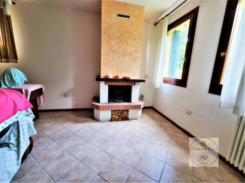 Immagine 4 di Villetta a schiera in vendita  in via castello a Baone