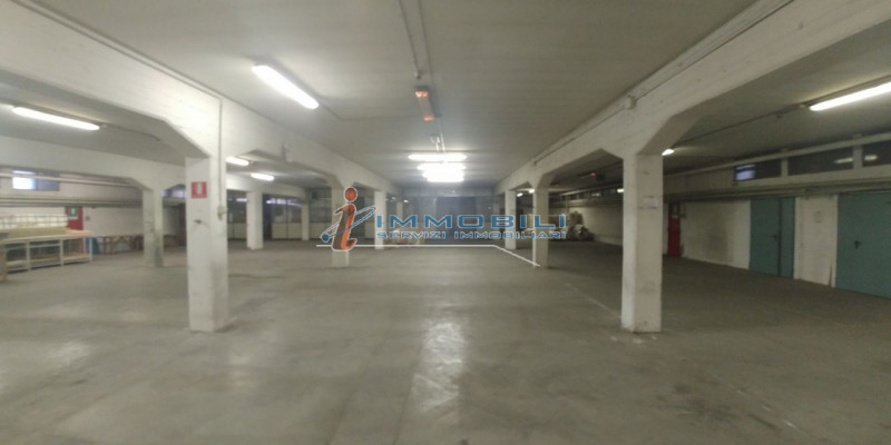 Immagine 3 di Capannone industriale in vendita  in VIA MECENATE a Milano