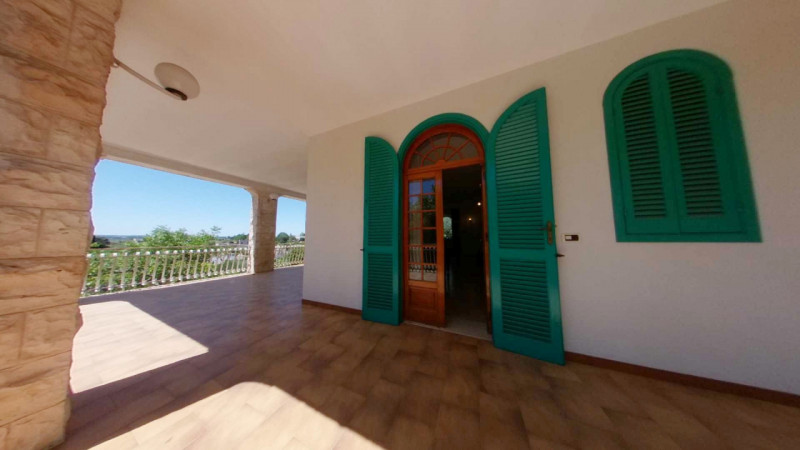 Immagine 43 di Villa in vendita  in Ardig a Fasano