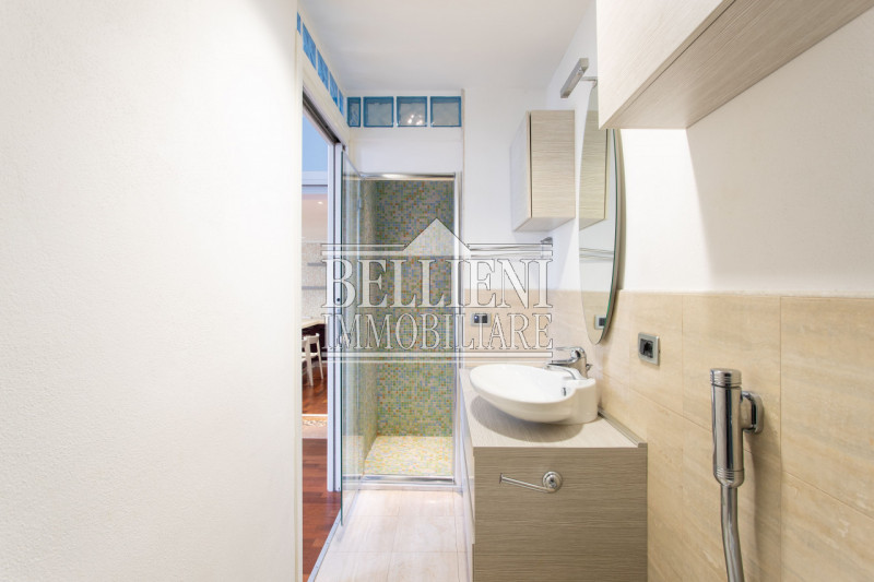 Immagine 8 di Appartamento in vendita  in viale margherita a Vicenza