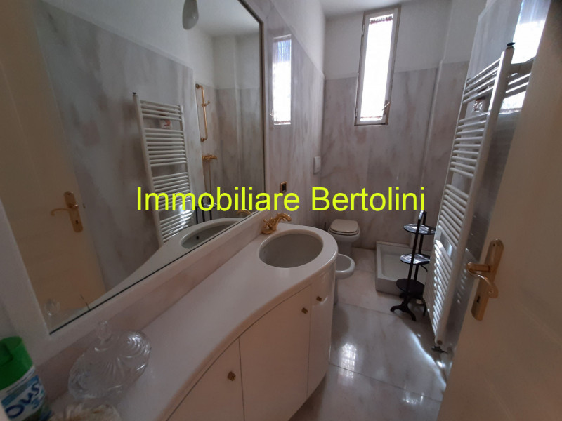 Immagine 14 di Villa in affitto  in c.so marconi a San Remo