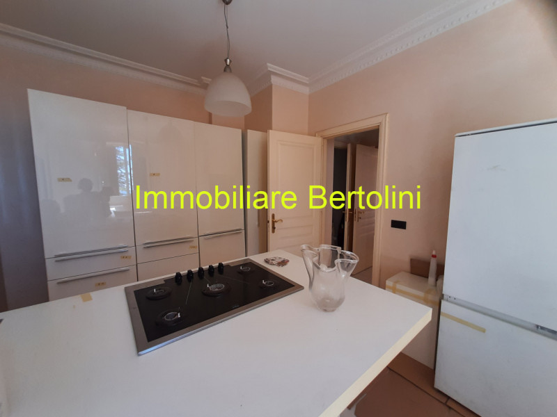 Immagine 16 di Villa in affitto  in c.so marconi a San Remo