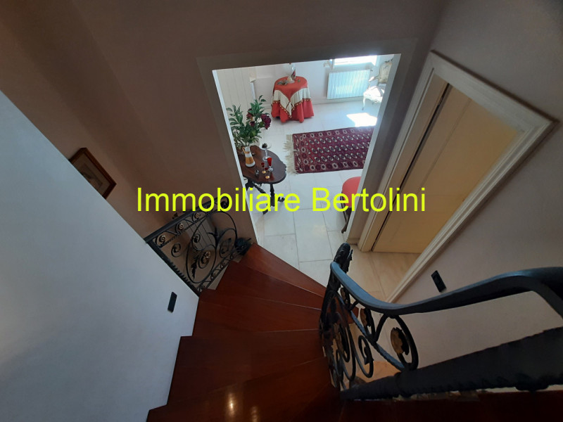 Immagine 21 di Villa in affitto  in c.so marconi a San Remo