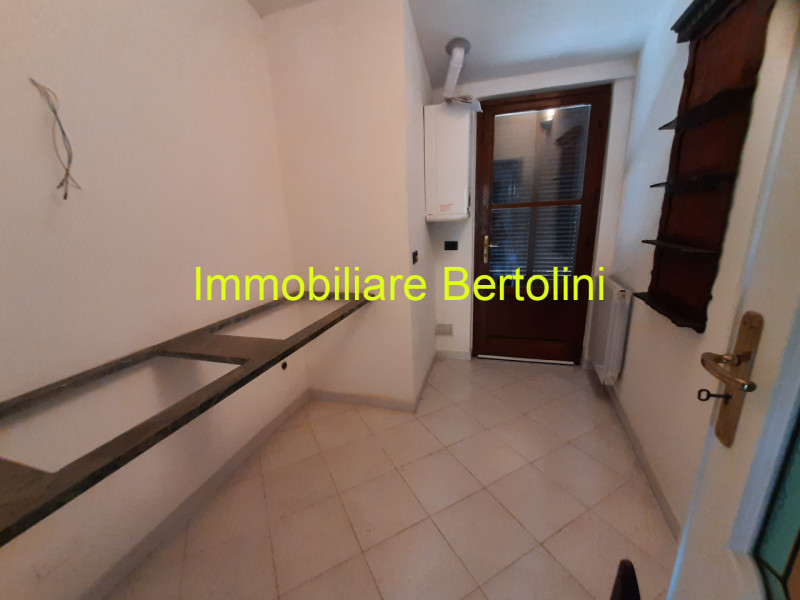 Immagine 44 di Villa in affitto  in c.so marconi a San Remo