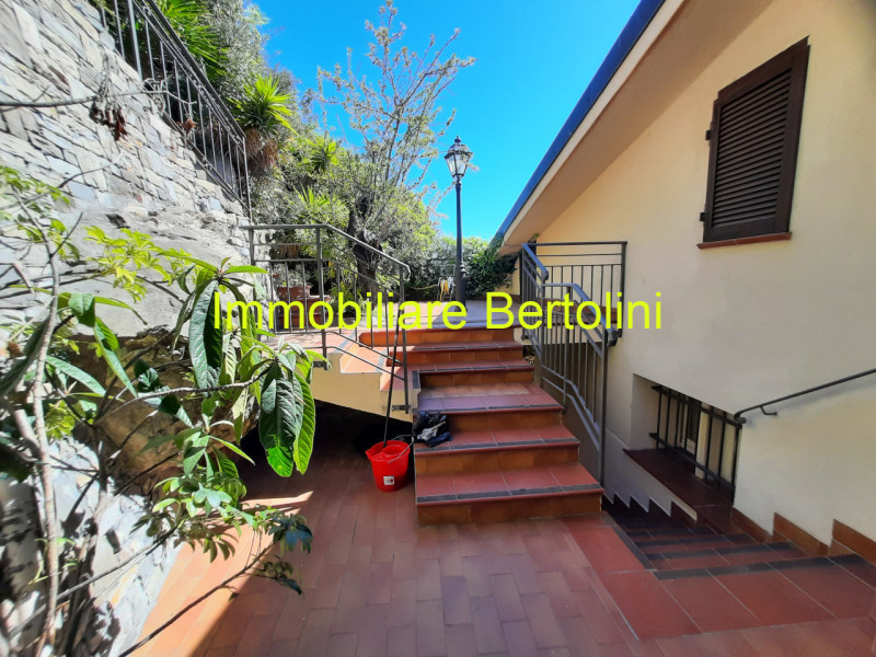 Immagine 47 di Villa in affitto  in c.so marconi a San Remo