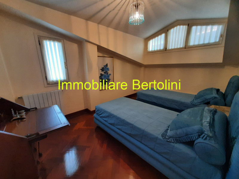 Immagine 50 di Villa in affitto  in c.so marconi a San Remo