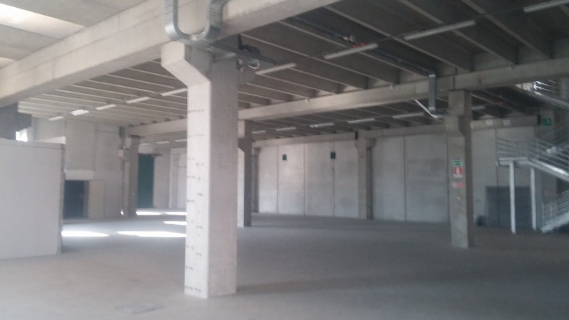 Immagine 5 di Magazzino in vendita  in STRADA DEI BOSCHI a Villasanta