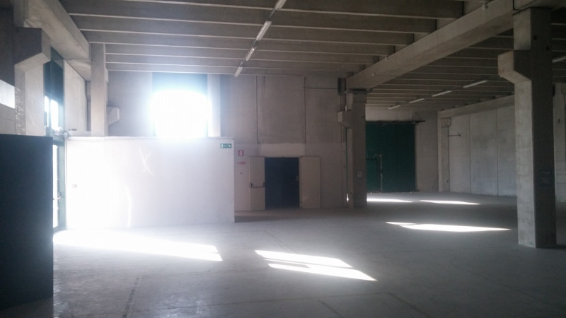 Immagine 7 di Magazzino in vendita  in STRADA DEI BOSCHI a Villasanta