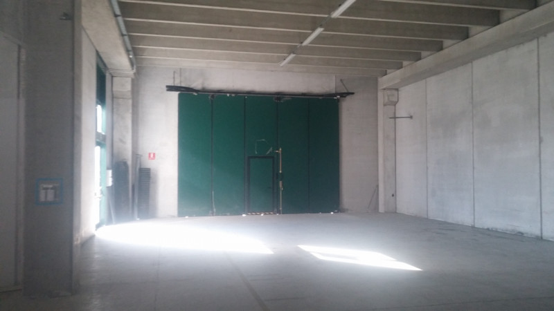 Immagine 8 di Magazzino in vendita  in STRADA DEI BOSCHI a Villasanta