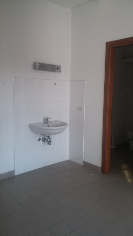 Immagine 18 di Magazzino in vendita  in STRADA DEI BOSCHI a Villasanta