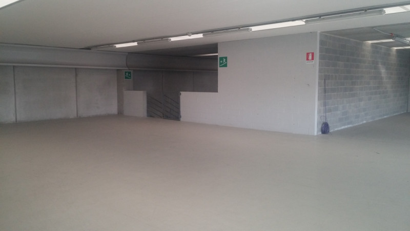 Immagine 1 di Magazzino in vendita  in STRADA DEI BOSCHI a Villasanta