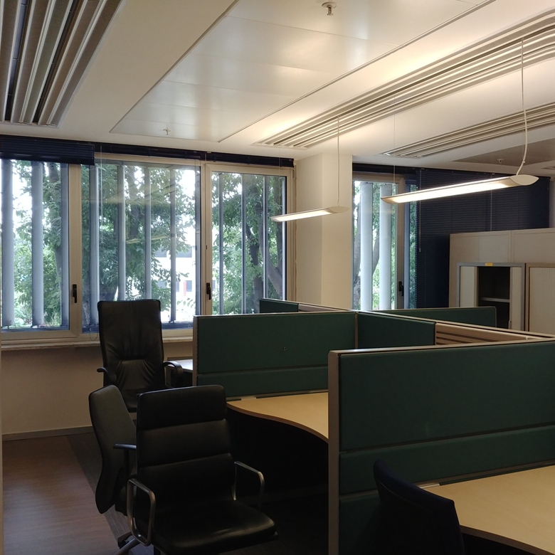 Immagine 4 di Ufficio in affitto  in VIA CAMPANIA a Monza