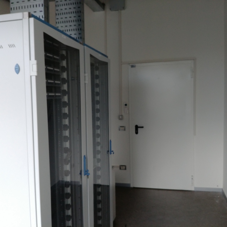 Immagine 21 di Ufficio in affitto  in VIA CAMPANIA a Monza