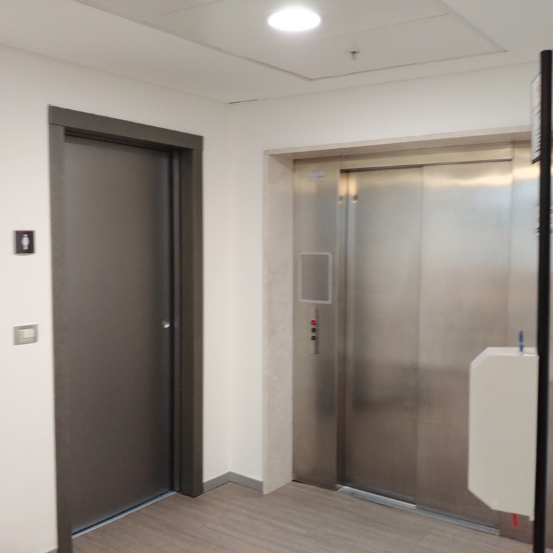 Immagine 22 di Ufficio in affitto  in VIA CAMPANIA a Monza