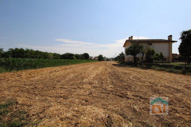 Immagine 4 di Terreno in vendita  in Strada Militare a Palmanova