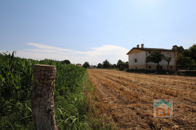 Immagine 7 di Terreno in vendita  in Strada Militare a Palmanova