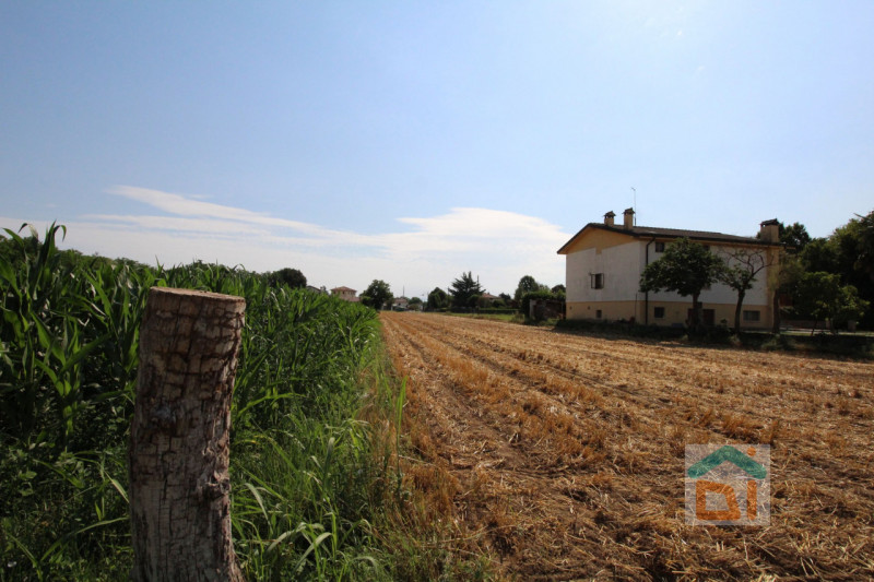 Immagine 8 di Terreno in vendita  in Strada Militare a Palmanova