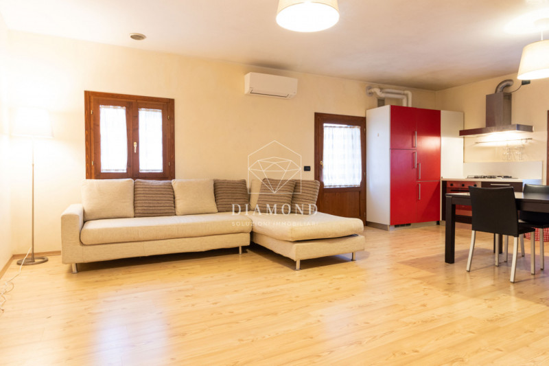 Immagine 3 di Appartamento in affitto  in Via Feltrina Centro a Montebelluna