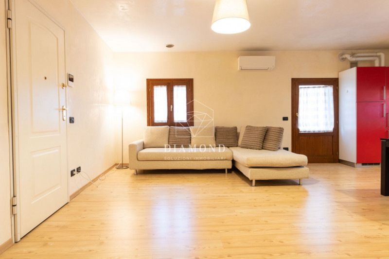 Immagine 4 di Appartamento in affitto  in Via Feltrina Centro a Montebelluna