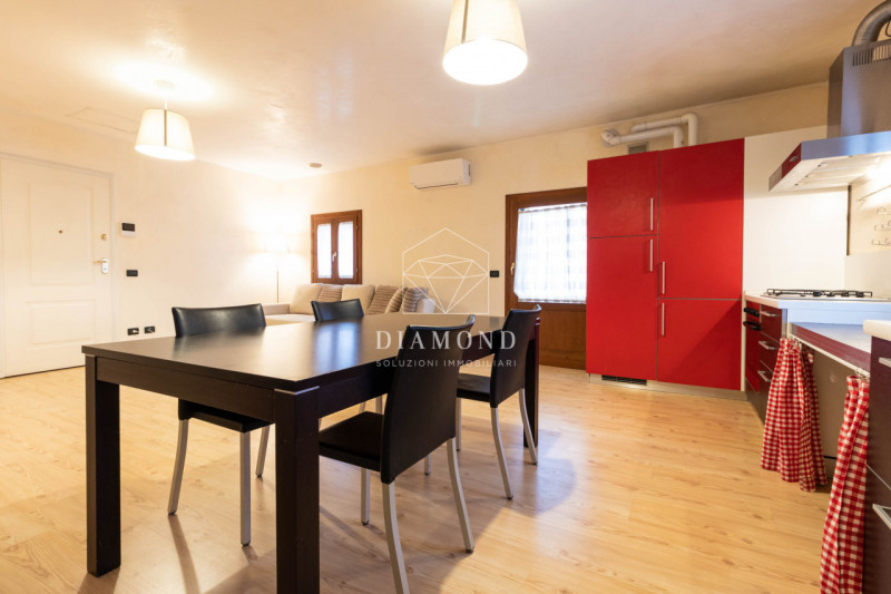 Immagine 7 di Appartamento in affitto  in Via Feltrina Centro a Montebelluna