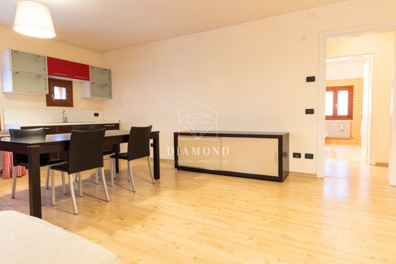 Immagine 9 di Appartamento in affitto  in Via Feltrina Centro a Montebelluna