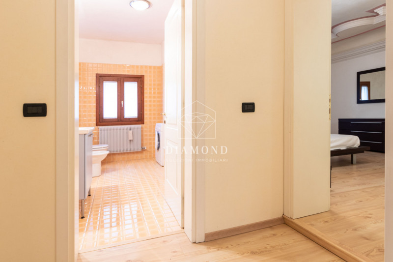 Immagine 14 di Appartamento in affitto  in Via Feltrina Centro a Montebelluna