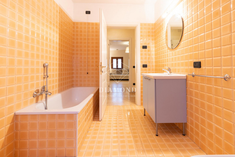 Immagine 28 di Appartamento in affitto  in Via Feltrina Centro a Montebelluna