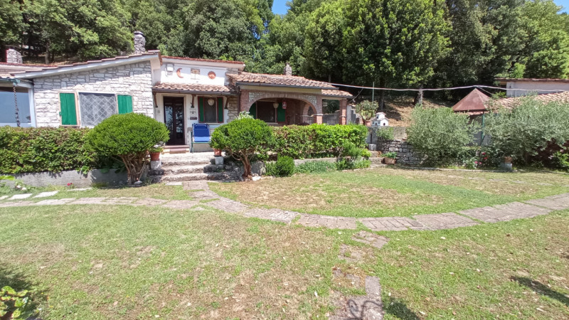 Immagine 6 di Villa in vendita  in via del frate cercatore a Perugia