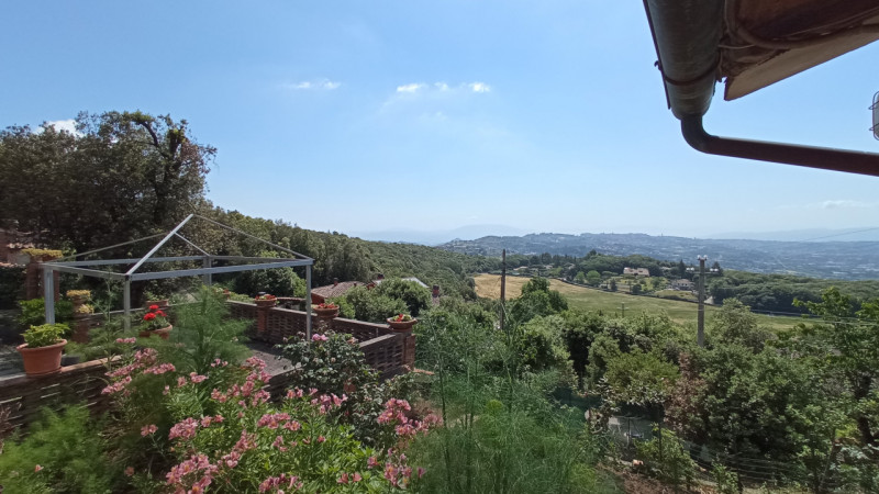 Immagine 10 di Villa in vendita  in via del frate cercatore a Perugia