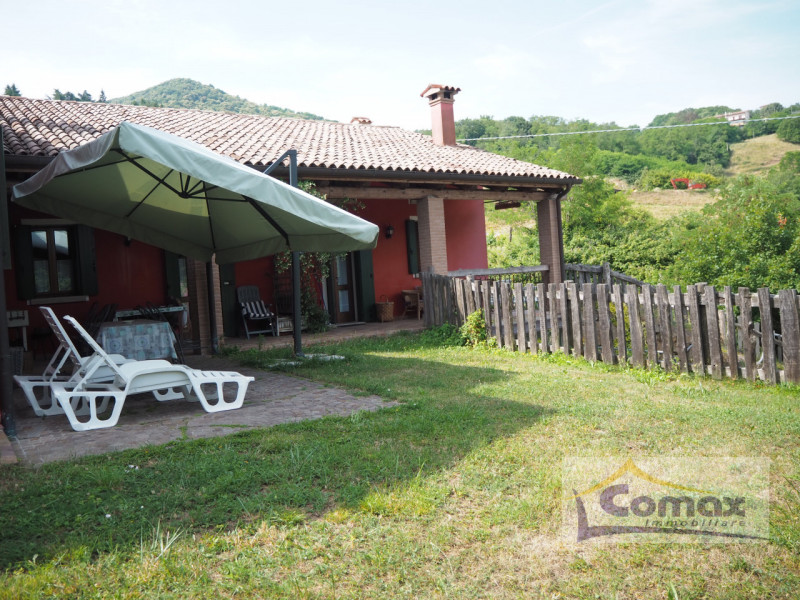 Immagine 1 di Rustico / casale in vendita  in Via G. Marconi a Teolo