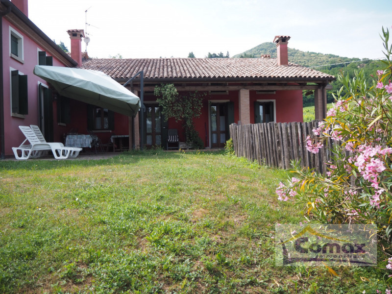 Immagine 2 di Rustico / casale in vendita  in Via G. Marconi a Teolo