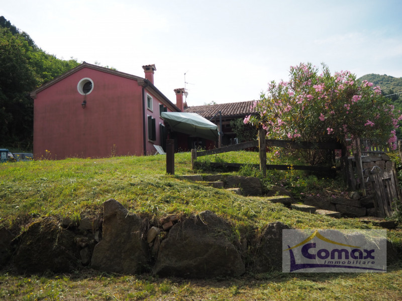 Immagine 3 di Rustico / casale in vendita  in Via G. Marconi a Teolo