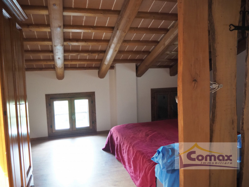 Immagine 13 di Rustico / casale in vendita  in Via G. Marconi a Teolo