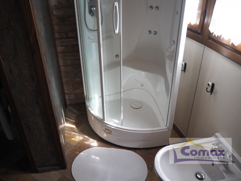 Immagine 16 di Rustico / casale in vendita  in Via G. Marconi a Teolo