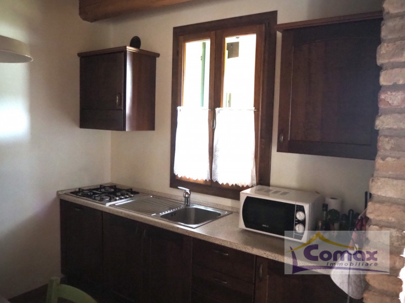 Immagine 19 di Rustico / casale in vendita  in Via G. Marconi a Teolo